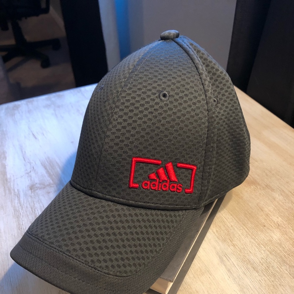 Adidas Hat/Moisture Wicking